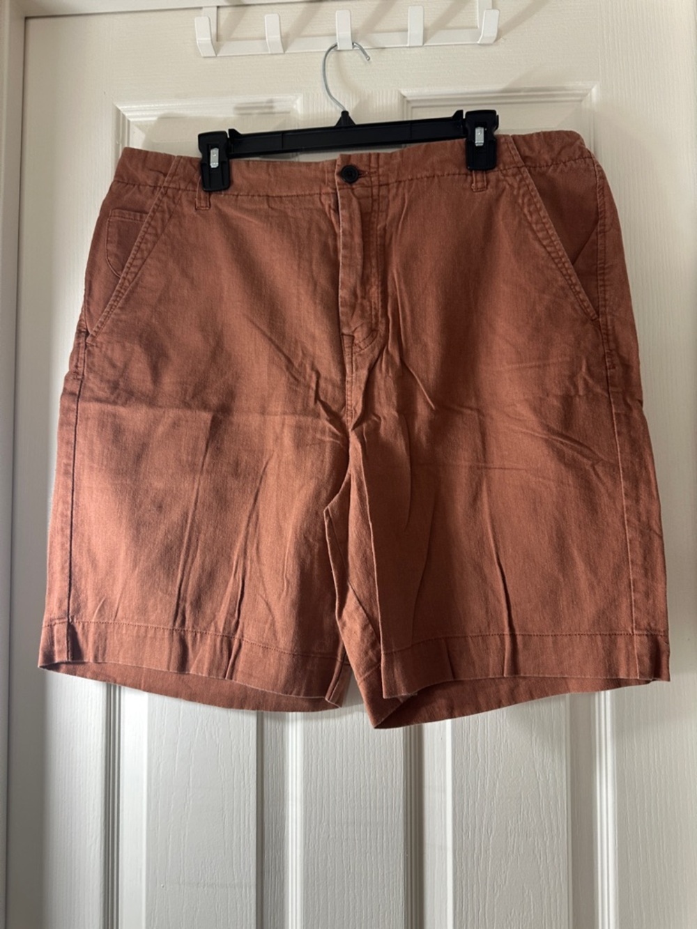 Men's Flat Front Cotton Shorts in Rust